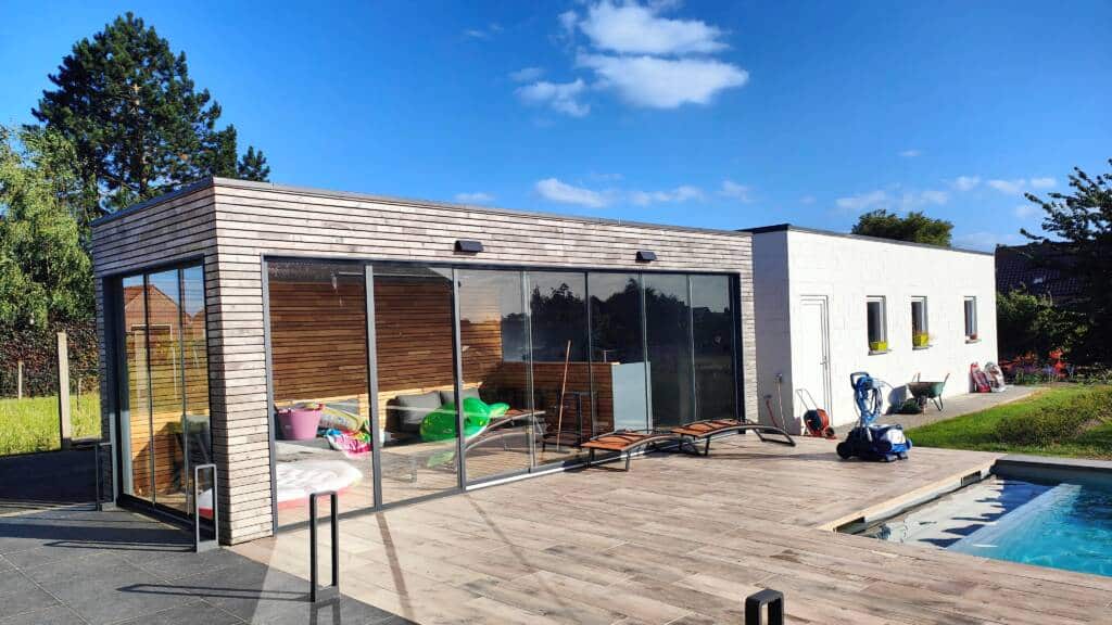 Poolhouse et piscine